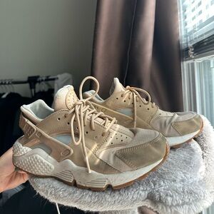 Nike Air Huarache Run 👟